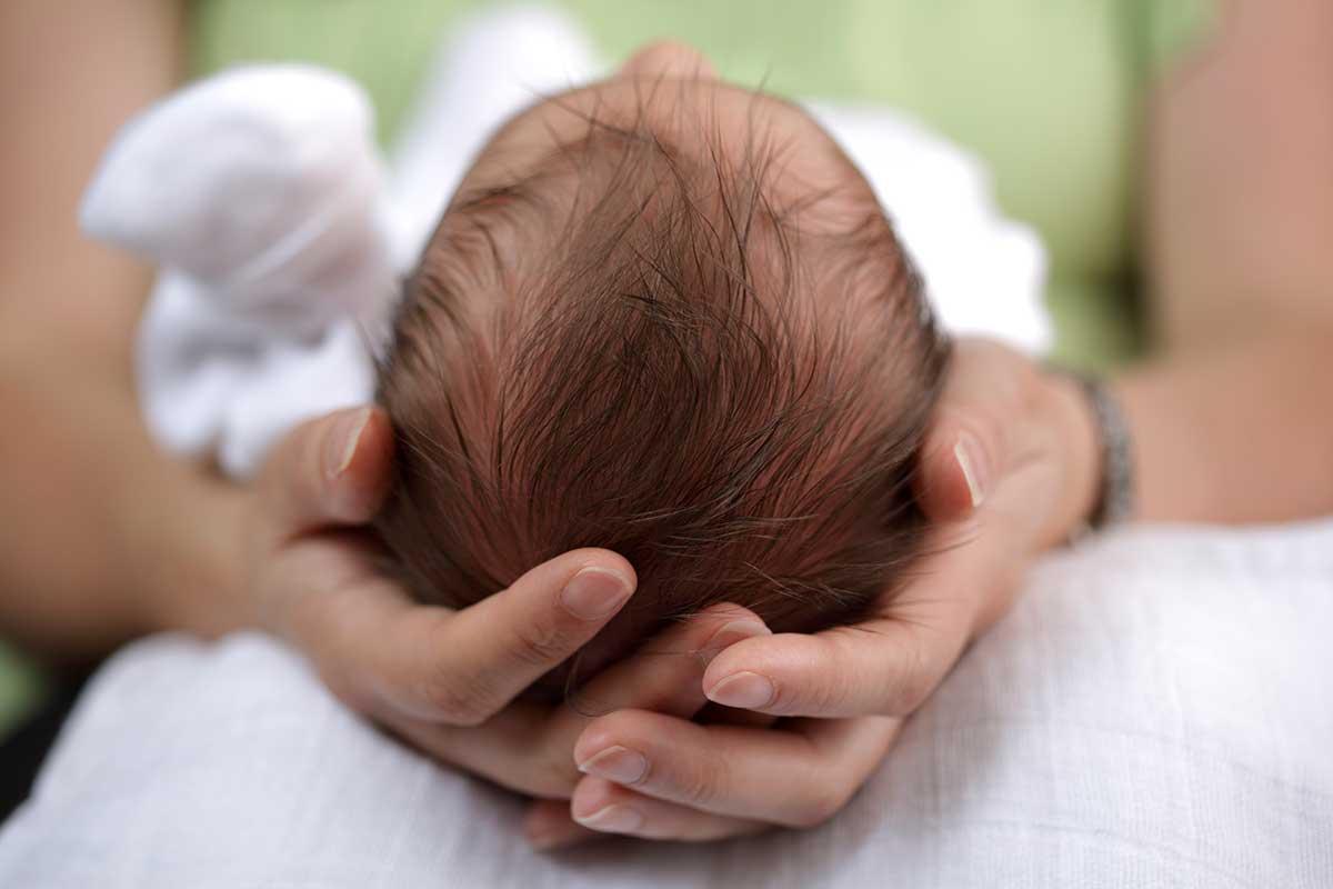 kapan-rambut-bayi-tumbuh