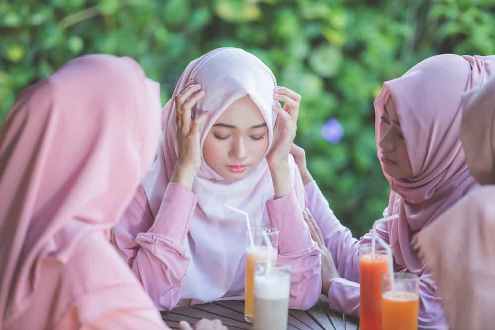 5 Tips Bijak Membantu Teman yang Depresi