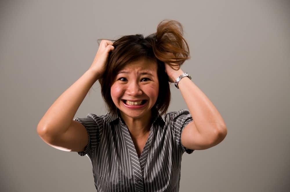 Suka Menjambak atau Menarik Rambut? Kenali Trikotilomania