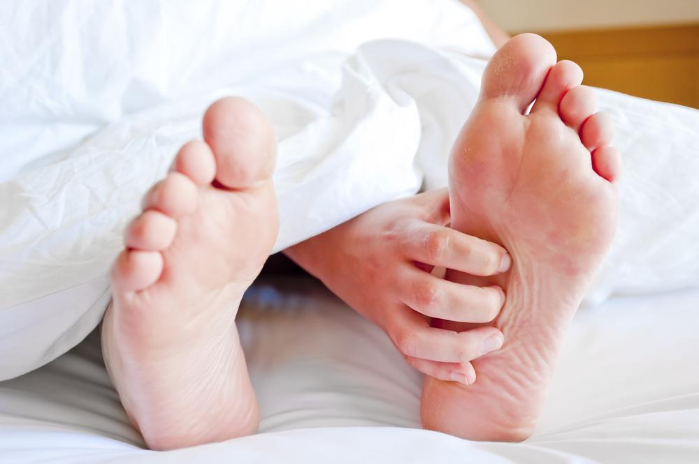 Kaki Gatal Terus? 5 Penyakit Ini Mungkin Penyebabnya (Plus Cara Menghilangkan Gatal)