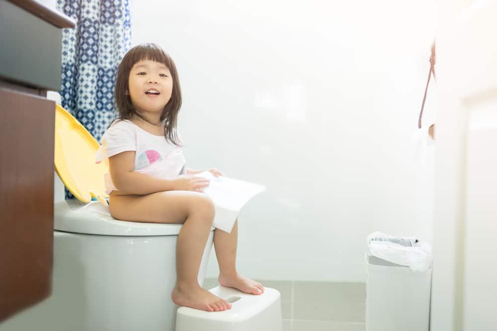 Frekuensi sampai Warna Kencing Anak yang Normal, Orangtua Harus Tahu!