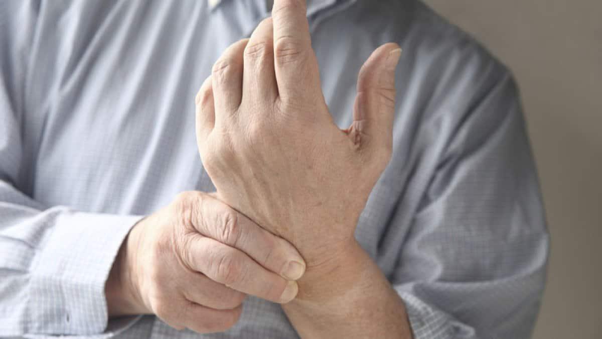 perbedaan-rematik-dan-asam-urat