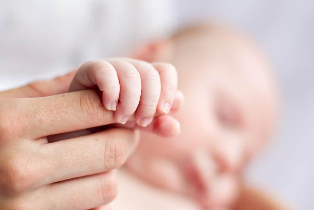 polidaktili-jari-tangan-pada-bayi