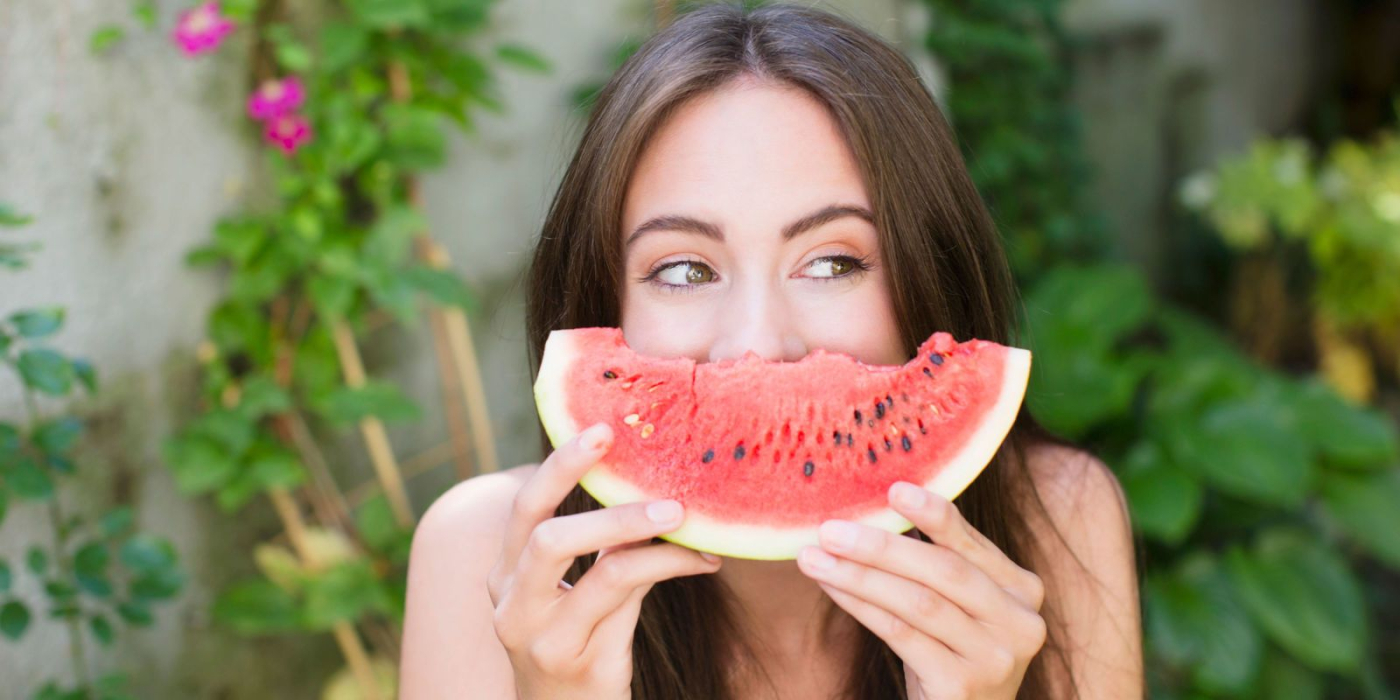 Cegah Dehidrasi dengan 10 Buah yang Mengandung Banyak Air Ini!