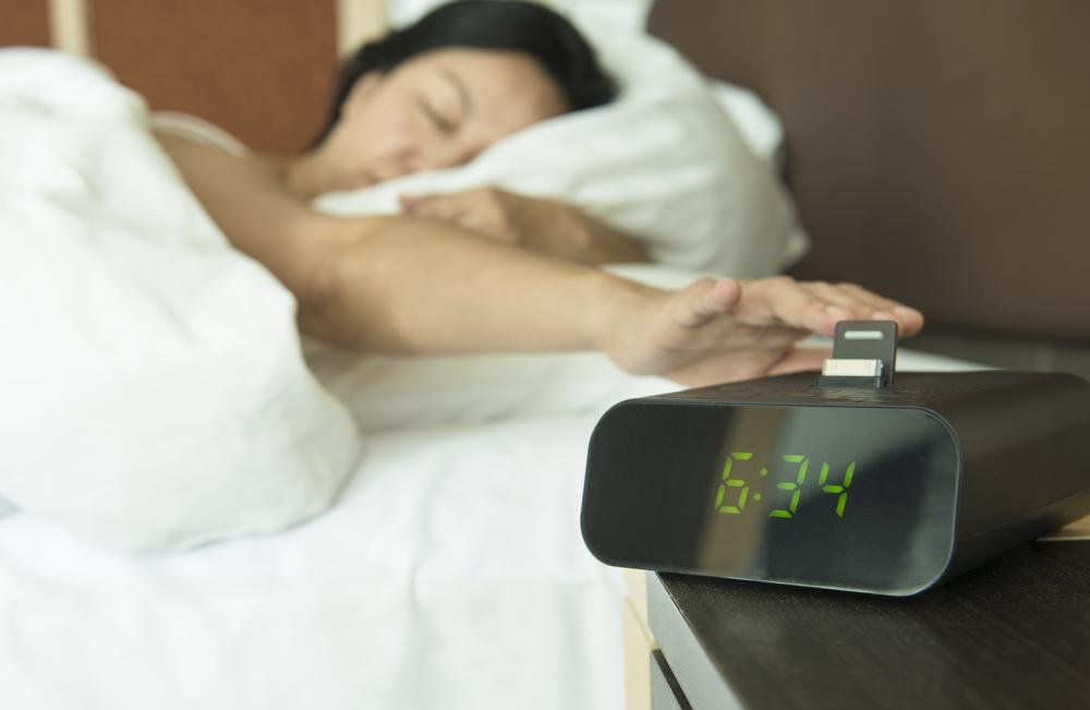 stop-snooze-saat-alarm-bunyi