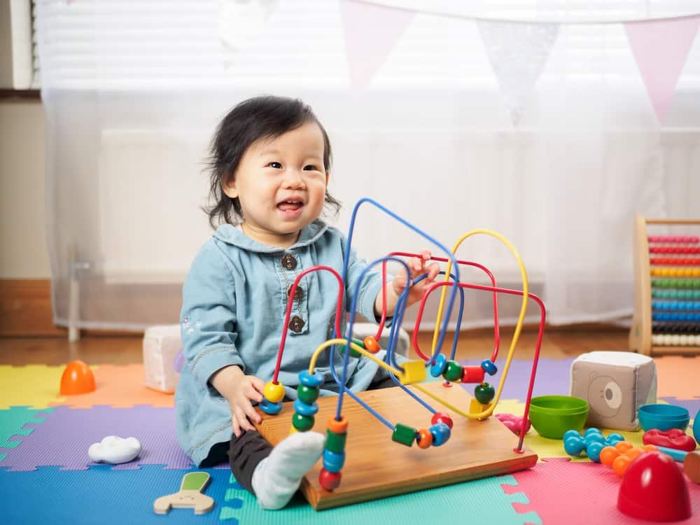 7 Jenis Mainan untuk Mendorong Perkembangan Anak Dengan Autisme