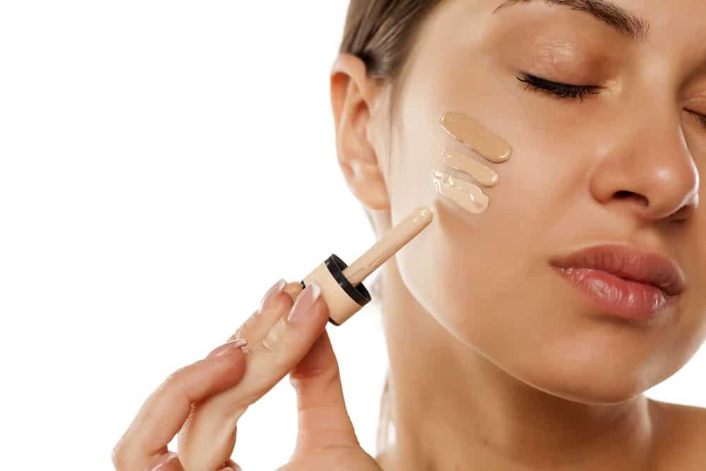 5 Tips Memilih Foundation Terbaik, Sesuai Jenis Kulit Anda