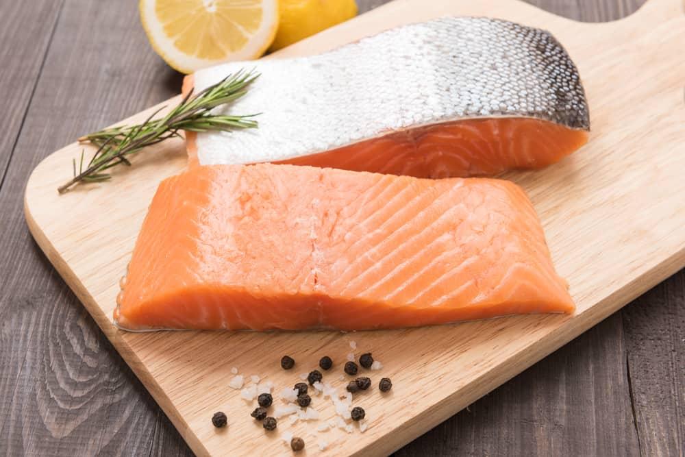 nutrisi-kulit-ikan-salmon