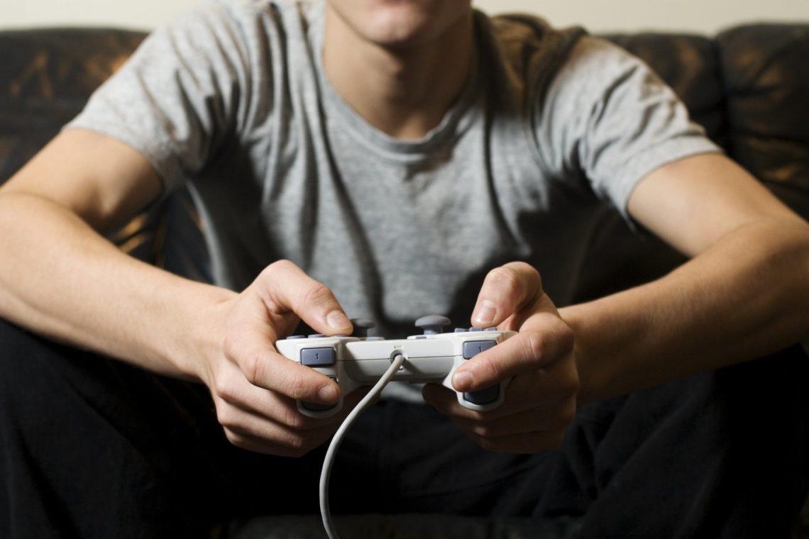 Ternyata Ini Perubahan yang Terjadi Pada Otak Saat Main Game Online