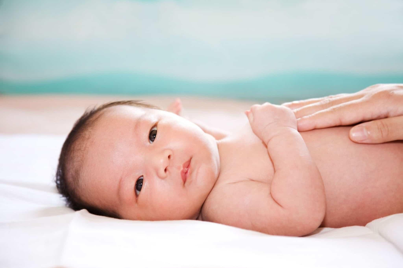 Ini Penyebab Bintik Merah dan Ruam Pada Kulit Bayi yang Sering Muncul