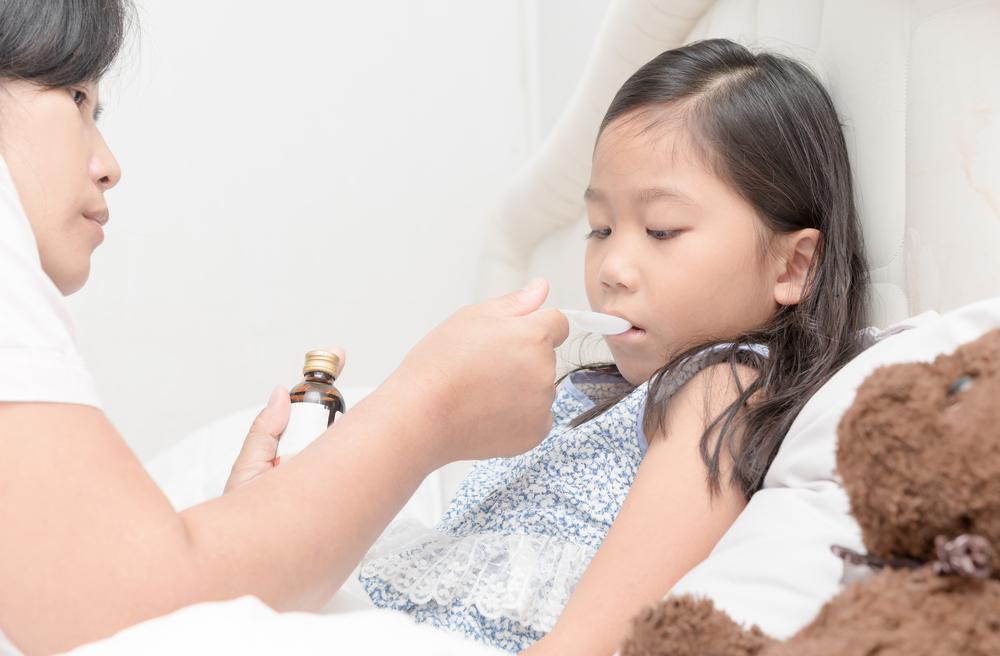 5 Kesalahan yang Paling Sering Dilakukan Ortu Saat Memberi Obat Pada Anak