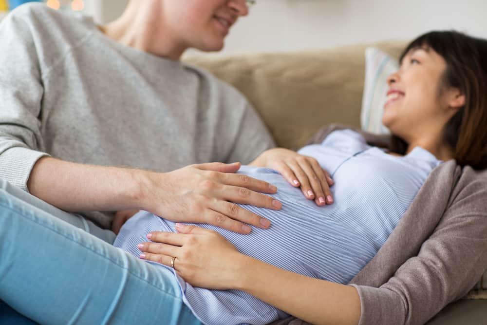 4 Keuntungan Berhubungan Seks Saat Hamil yang Sayang Jika Dilewatkan