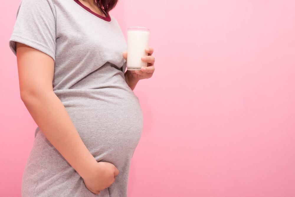 Berapa Kebutuhan Kalsium Ibu Hamil Saat Puasa?