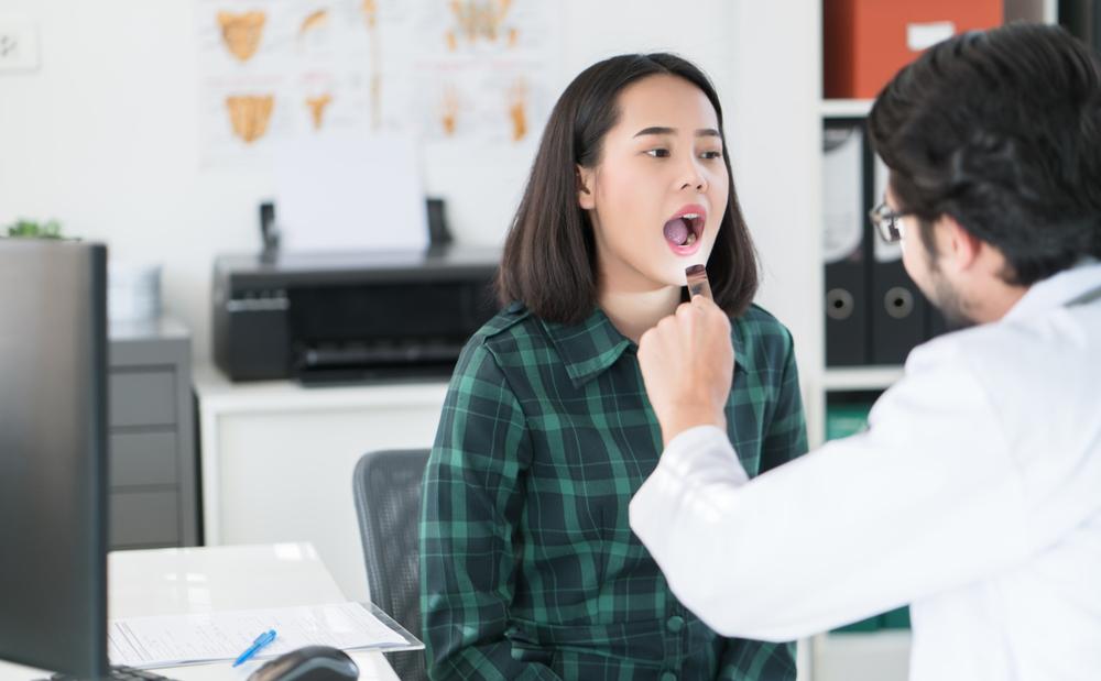Muncul Bercak Putih di Mulut? Bisa Jadi Gejala 5 Penyakit Ini