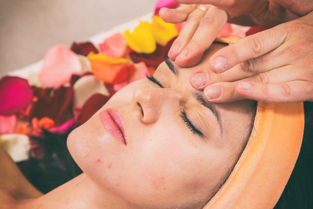 Bolehkah Melakukan Facial Saat Wajah Berjerawat?
