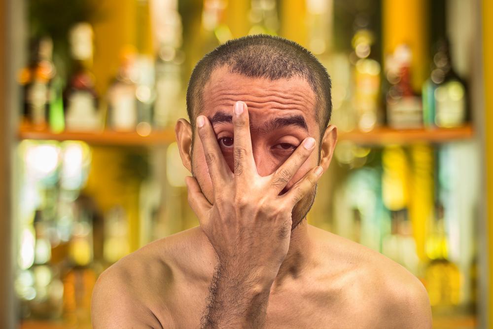 efek-minum-alkohol-kulit-jadi-merah