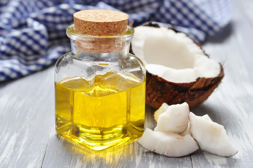Yuk, Pakai Minyak Kelapa untuk Rambut Indah dan Berkilau!