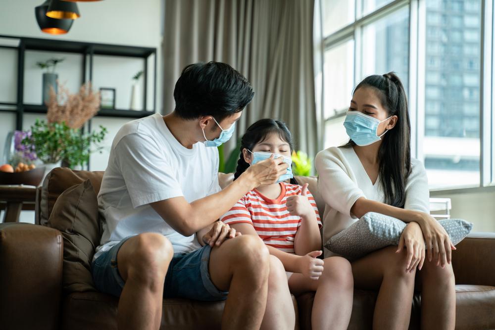 Perhatikan! Ini Cara Memakai Masker yang Benar untuk Mencegah Penularan Penyakit