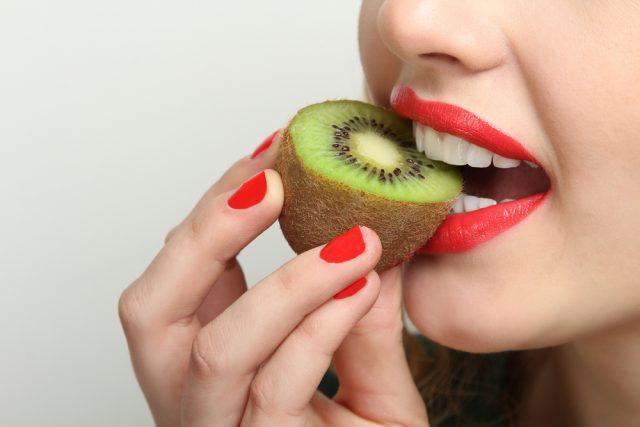 Kandungan Nutrisi Kulit Buah Kiwi yang Tidak Boleh Dilewatkan