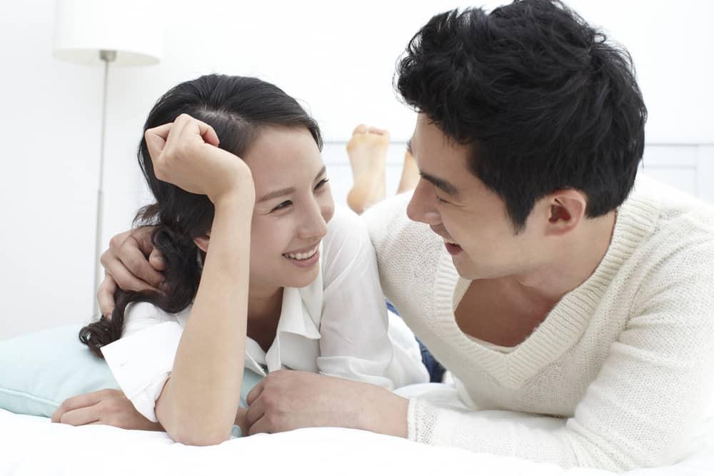 5 Pertanyaan Tentang Seks yang Wajib Ditanyakan ke Pasangan Sebelum Malam Pertama