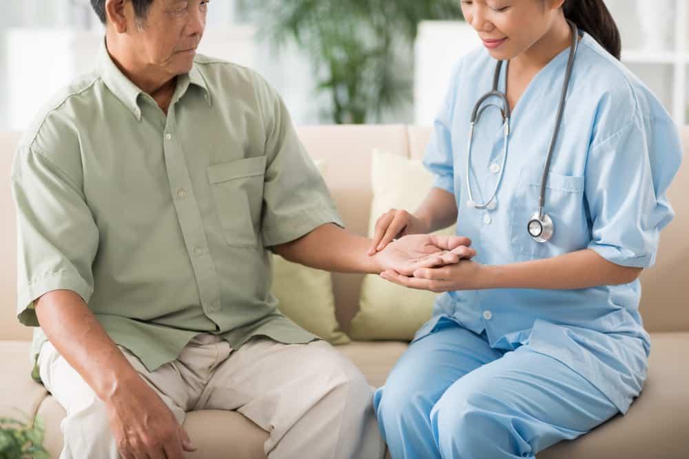 Yang Harus Dipertimbangkan Sebelum Melakukan Perawatan di Rumah (Home Care)