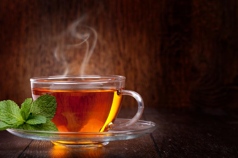 Benarkah Minum Teh Panas Meningkatkan Risiko Kanker Kerongkongan?