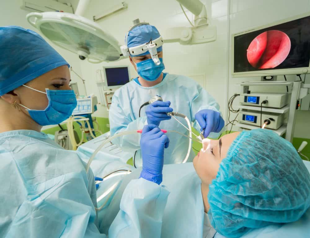 semua-tentang-operasi-sinusitis