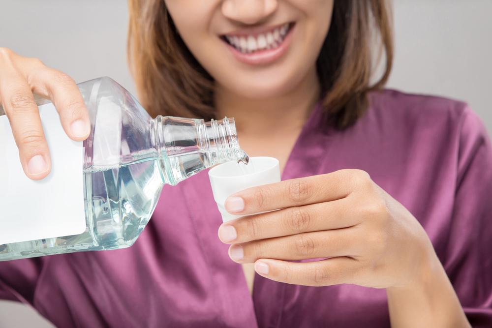 Jangan Asal Pilih, Ini 3 Jenis Obat Kumur Menurut Fungsinya