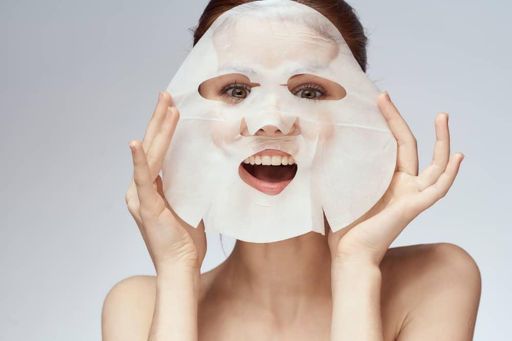 Mengulik Tren Sheet Mask: Apakah Cocok Buat Semua Orang dan Bolehkah Dipakai Tiap Hari?
