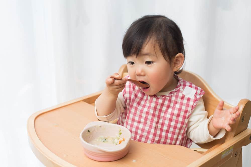 Kapan Usia Terbaik Untuk Memperkenalkan Ikan Pada Bayi?