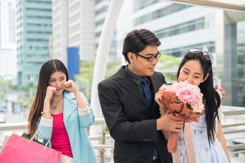 4 Perubahan yang Mungkin Terjadi Pada Diri Anda Setelah Diselingkuhi Pasangan