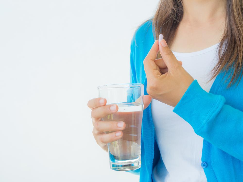 5 Cara Minum Obat yang Keliru, Tapi Sering Anda Lakukan