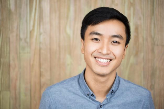 10 Sifat Unik Pria yang Diam-Diam Memikat Hati Wanita