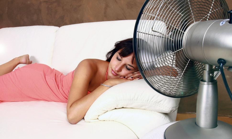 Tips Tidur Nyenyak Semalaman dengan Kipas Angin
