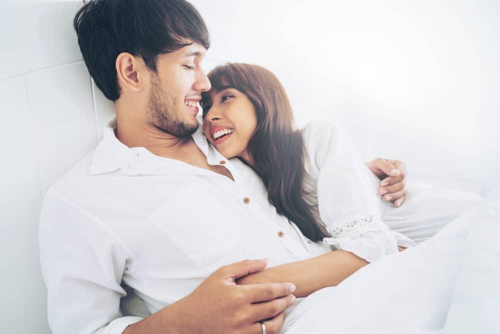 Teknik Dasar dan Tips Posisi Misionaris untuk Bangun Seks yang Intim