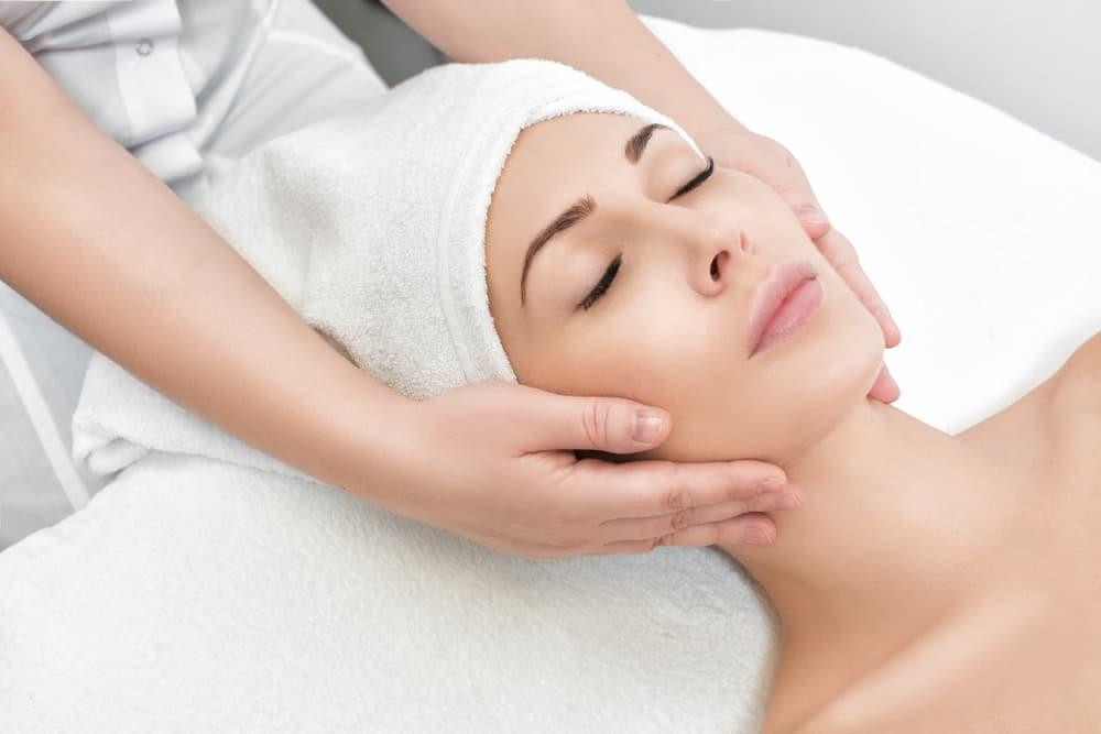 Yang Boleh dan Tak Boleh Dilakukan Saat Facial Wajah