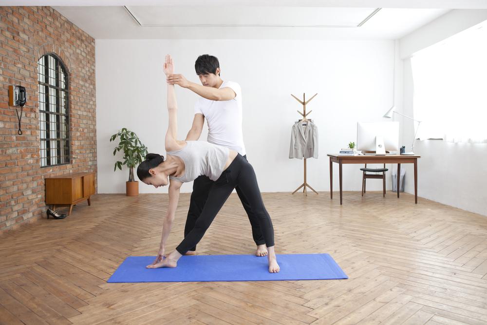manfaat-yoga-meningkatkan-kehidupan-seks