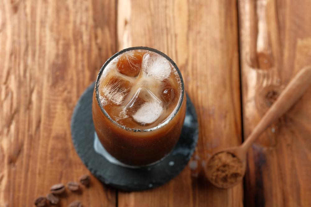 Kopi Pakai Gula Aren atau Gula Putih, Mana yang Lebih Sehat?