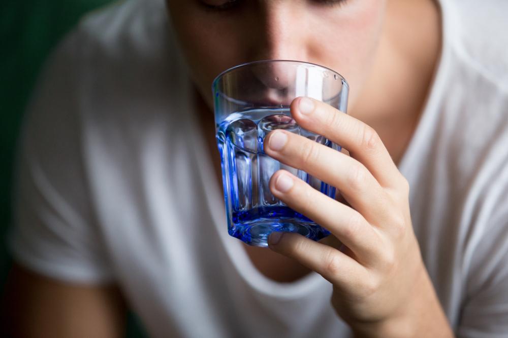 Pentingnya Minum Cairan Elektrolit Saat Kena DBD