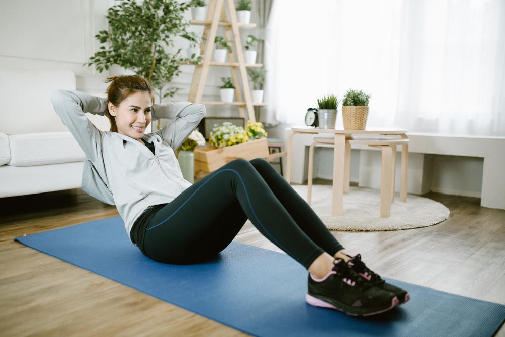 Apakah Plank dan Sit-Up Benar-Benar Bisa Basmi Lemak Perut?