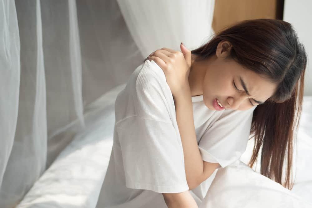 12 Hal yang Tanpa Disadari Membuat Punggung Kanan Terasa Sakit