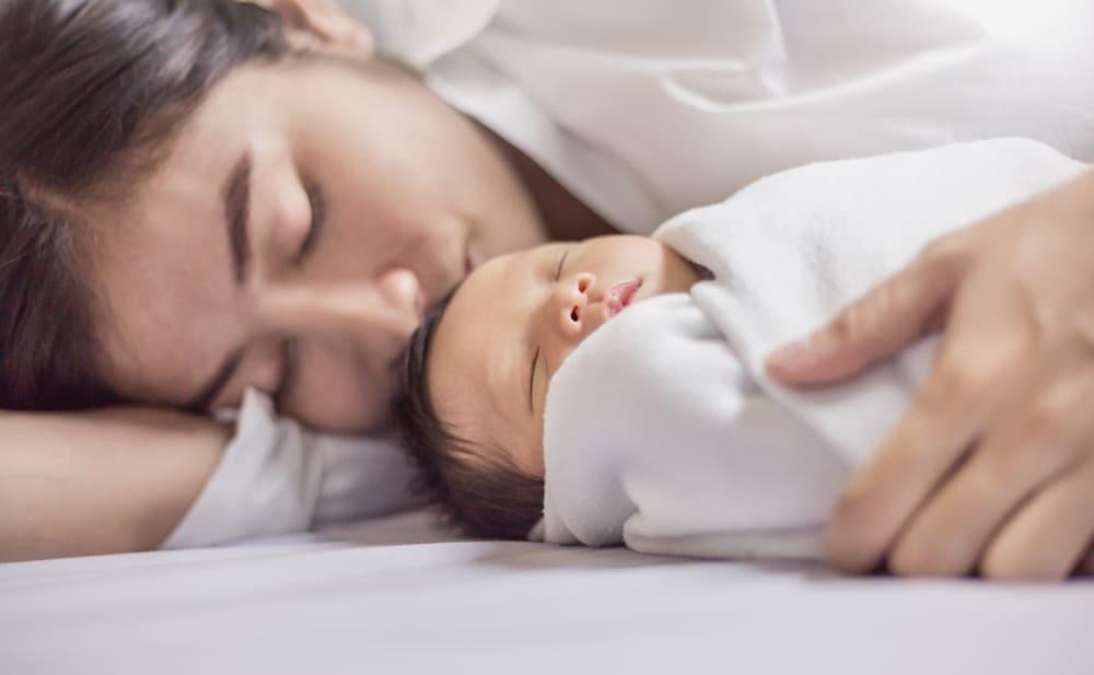 3 Rekomendasi Posisi Tidur yang Tepat Setelah Melahirkan