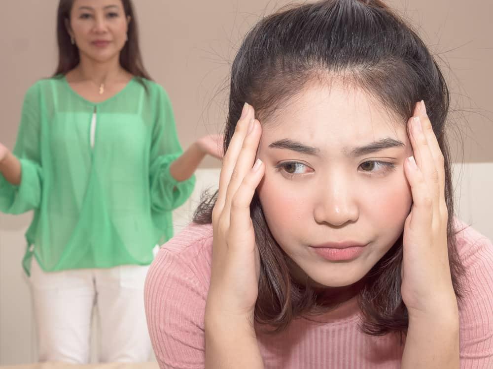 menghadapi-ibu-suka-mengkritik-anak