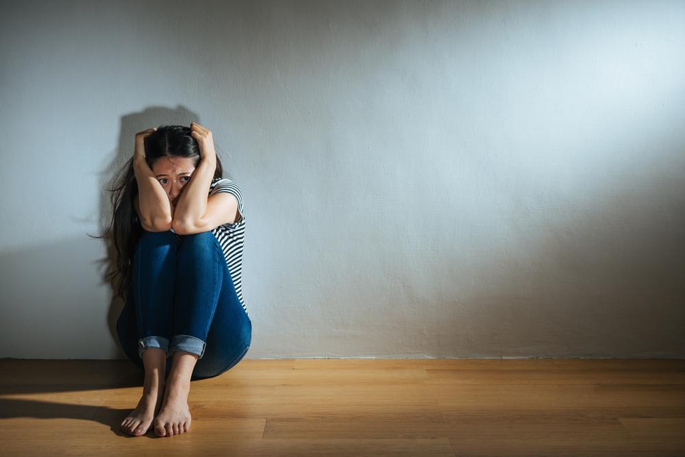 perbedaan-skizofrenia-dan-bipolar-disorder