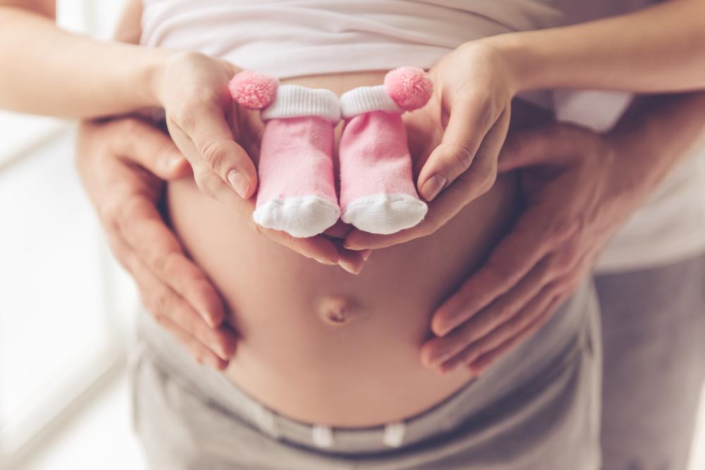 Ngidam Manis dan Perut Menonjol ke Atas Tandanya Hamil Anak Perempuan?