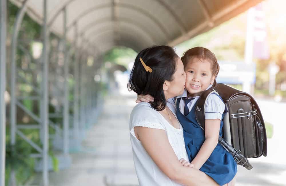 tips-hari-pertama-anak-masuk-sekolah