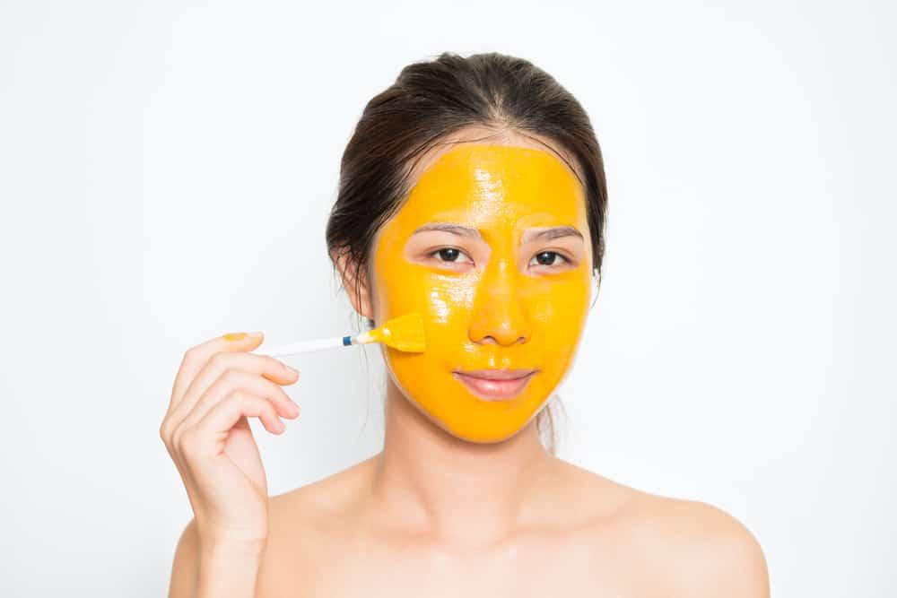 manfaat-masker-kunyit-untuk-wajah