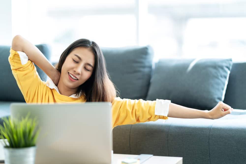 3 Gerakan untuk Mengatasi Sakit Leher Akibat Cedera Hernia Tulang Belakang