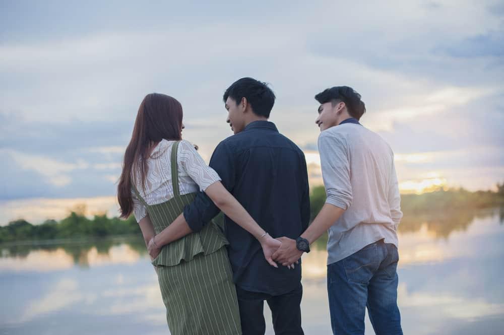 8 Hal yang Bisa Jadi Penyebab Istri Main Hati dengan Orang Ketiga