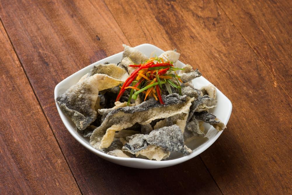 Cara Tepat Memasak Kulit Ikan Salmon Supaya Nutrisinya Tetap Terjaga